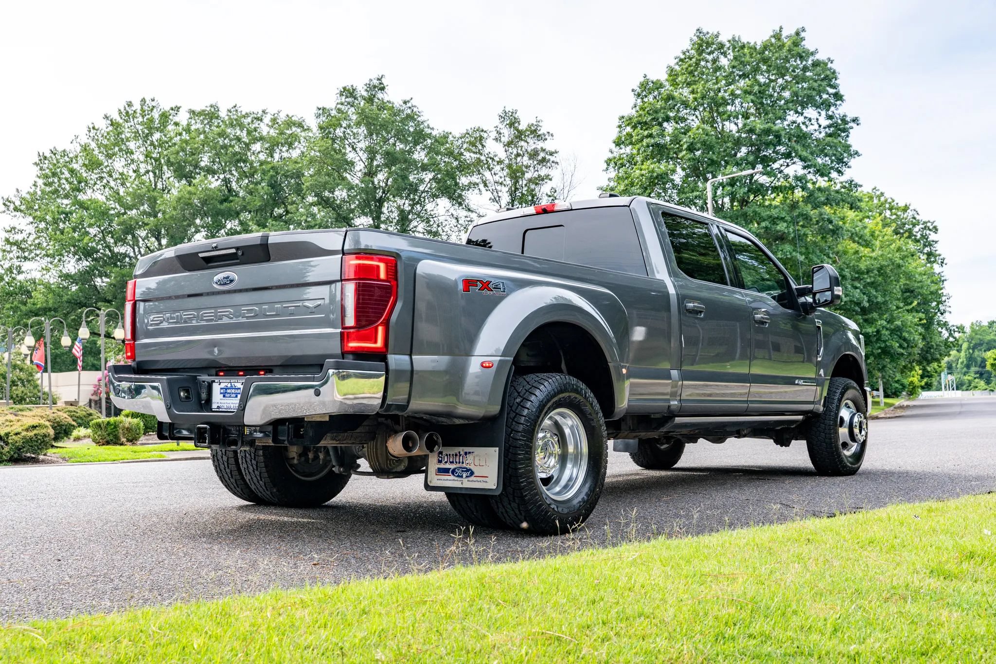 Used 2022 Ford F350 Lariat w/ Lariat Ultimate Package AWD/4WD image 5