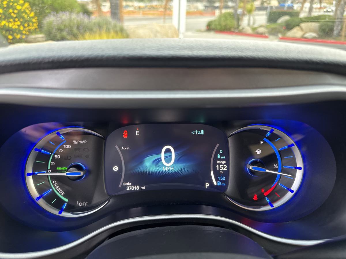 Used 2024 Chrysler Pacifica Select FWD image 34