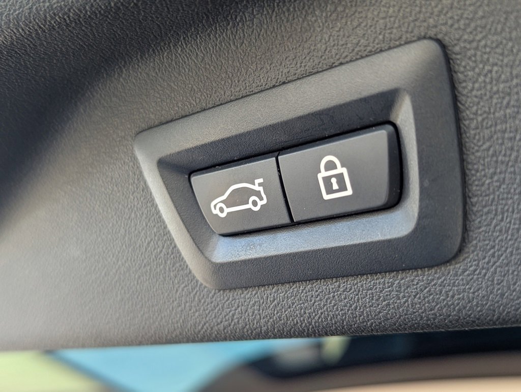 Used 2020 BMW X7 xDrive40i w/ Cold Weather Package image 34