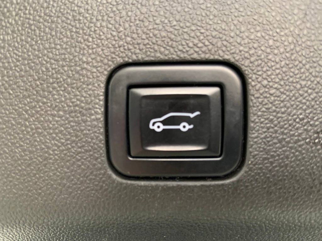 Used 2023 Chevrolet Tahoe RST image 13