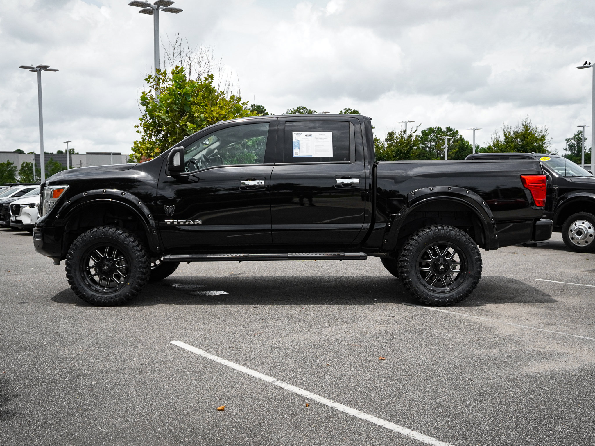 Used 2021 Nissan Titan SV w/ SV Convenience Package AWD/4WD image 7