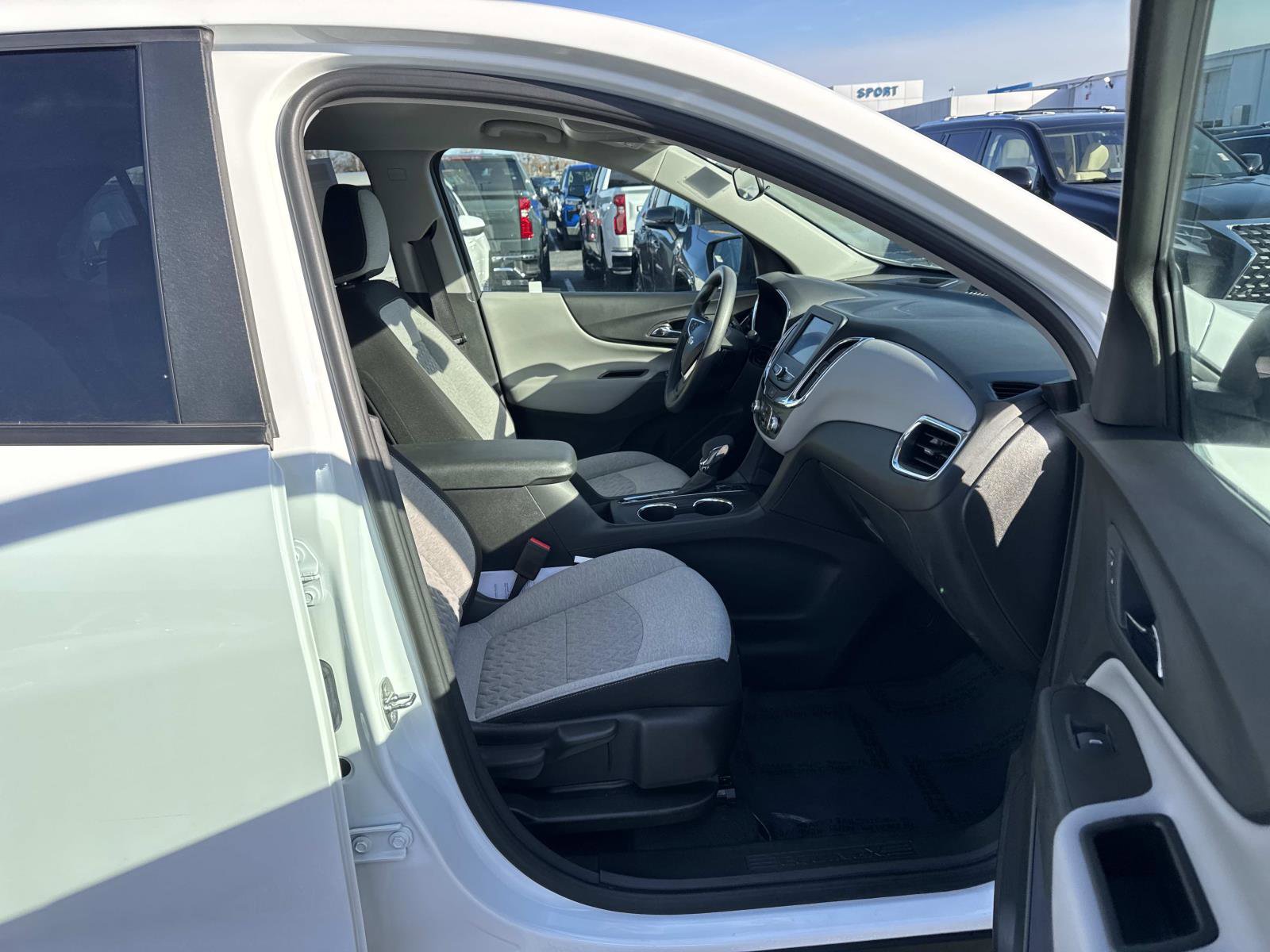 Used 2022 Chevrolet Equinox LS w/ LS Convenience Package image 15