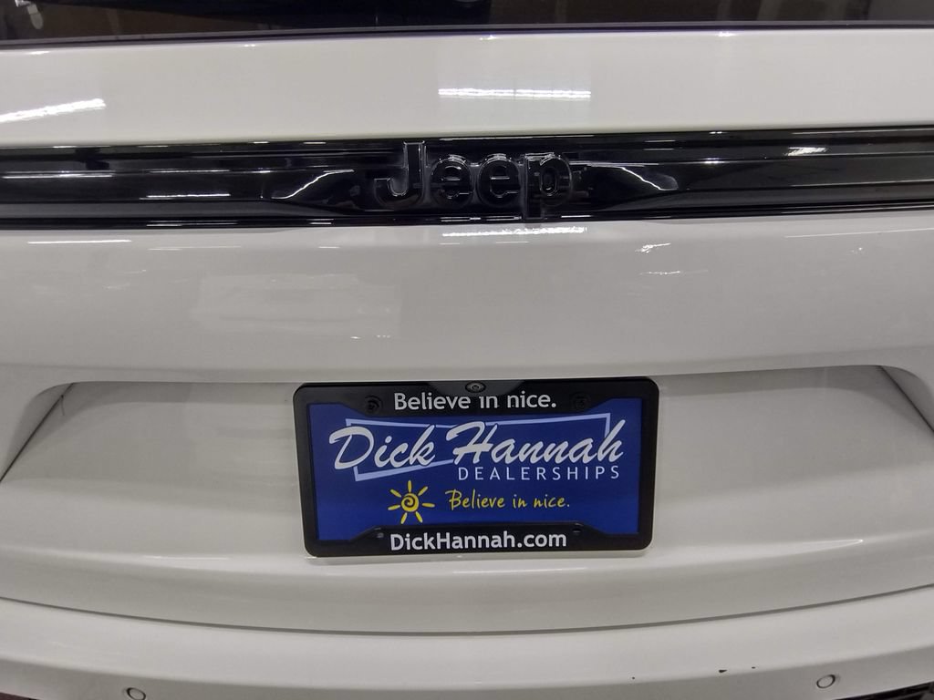 Used 2023 Jeep Grand Cherokee Altitude AWD/4WD image 16