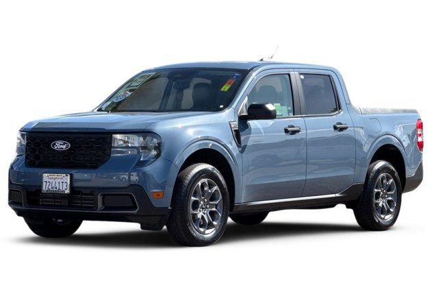 Used 2025 Ford Maverick XLT w/ Equipment Group 302A image 2