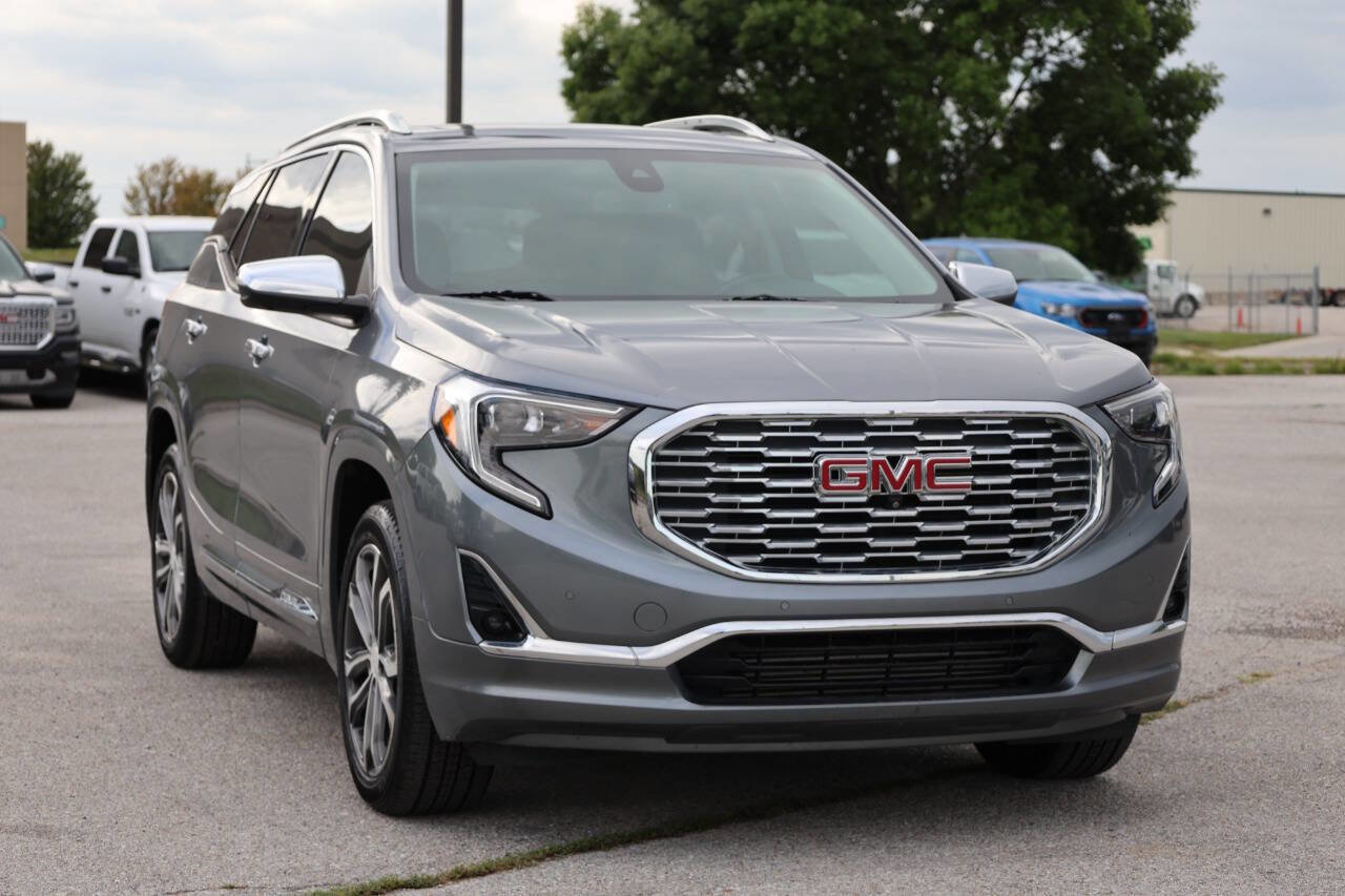 Used 2020 GMC Terrain Denali w/ Denali Premium Package image 4