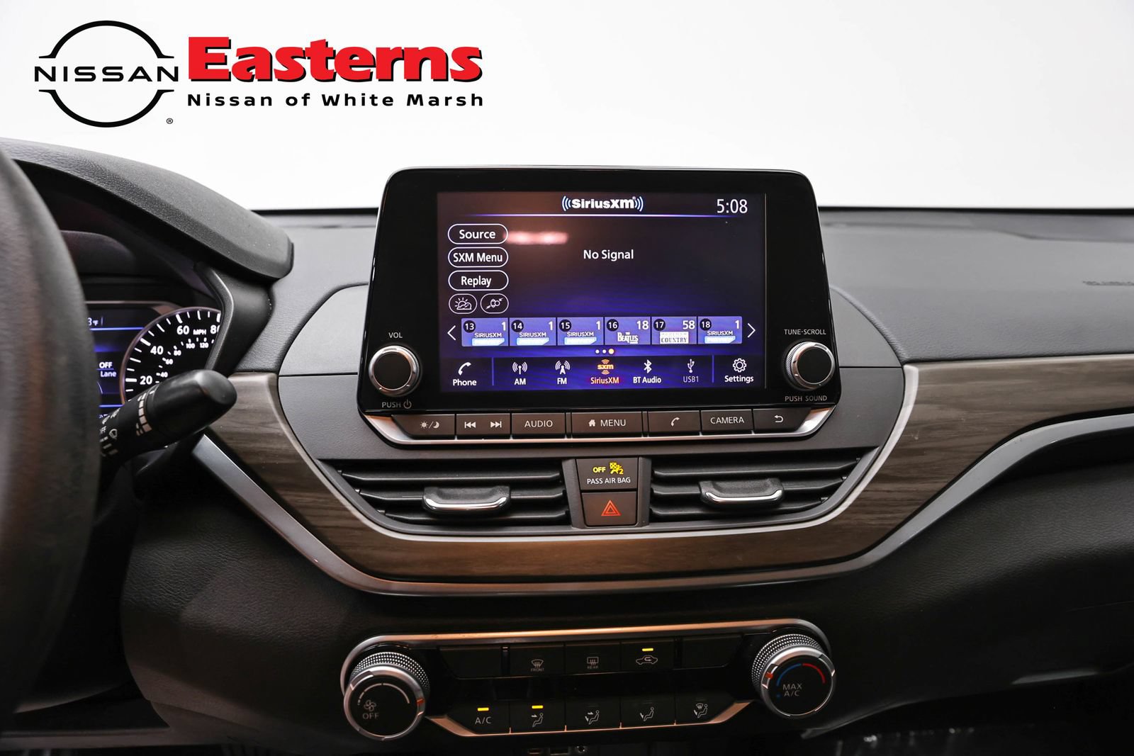 Used 2023 Nissan Altima 2.5 SV FWD image 12
