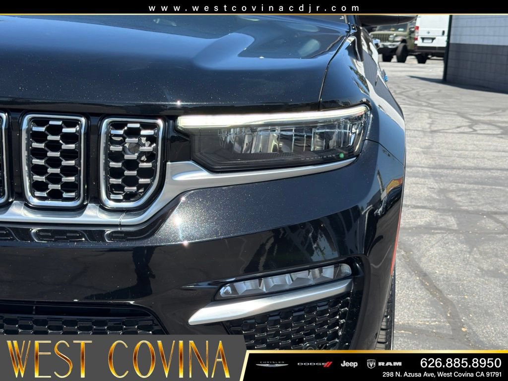 Used 2022 Jeep Grand Cherokee Summit w/ Advanced Protech Group IV AWD/4WD image 13