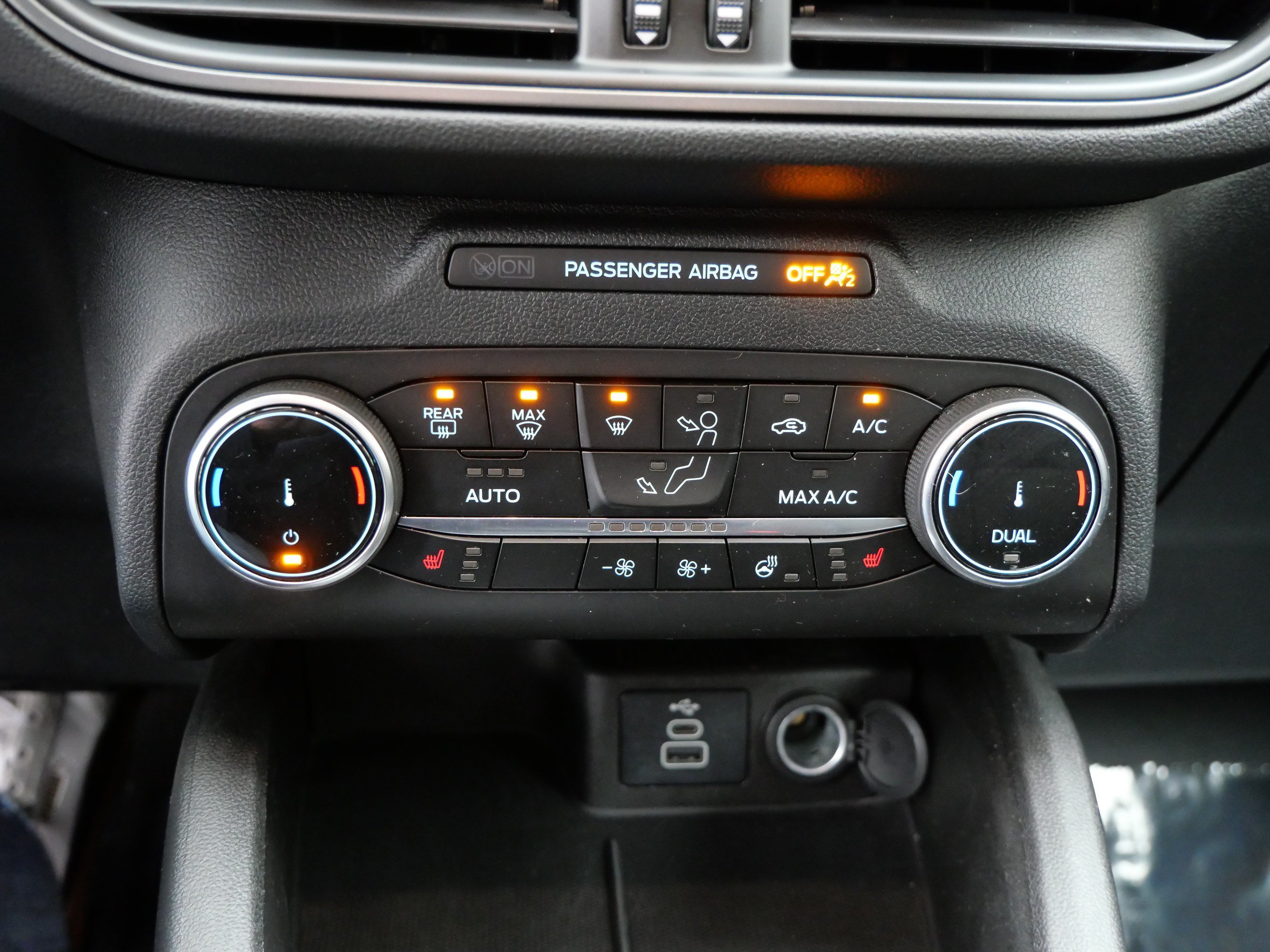 Certified 2024 Ford Escape Active AWD/4WD image 23