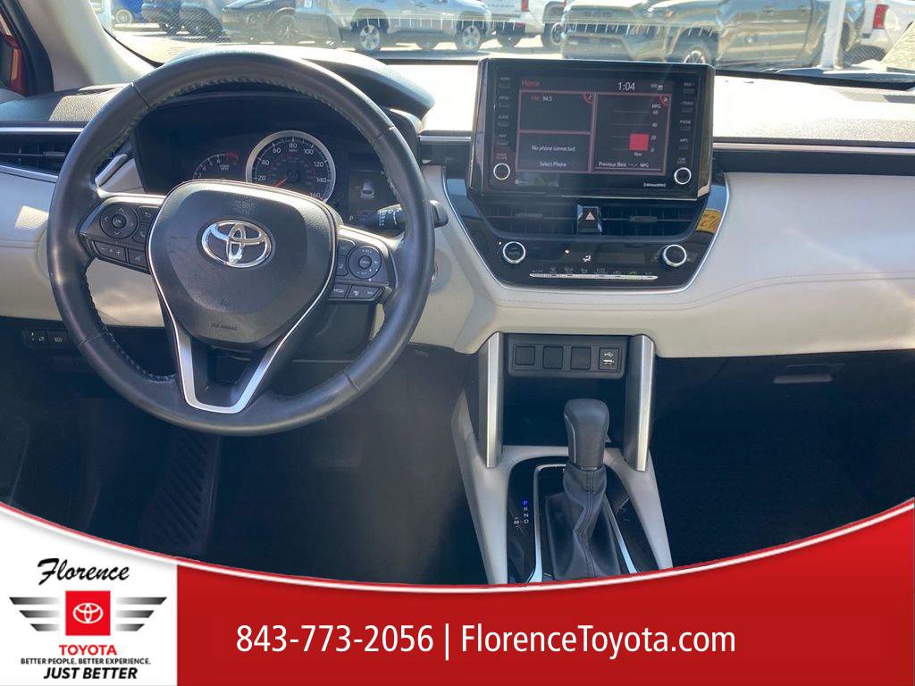 Used 2022 Toyota Corolla Cross LE image 9