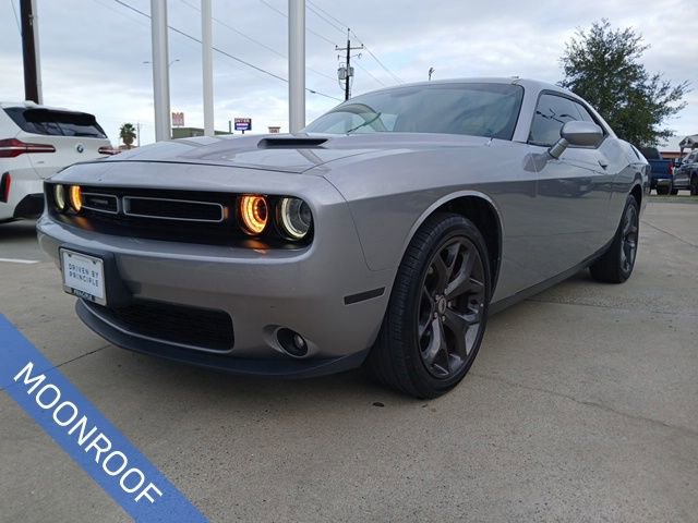 Used 2018 Dodge Challenger SXT Plus image 3