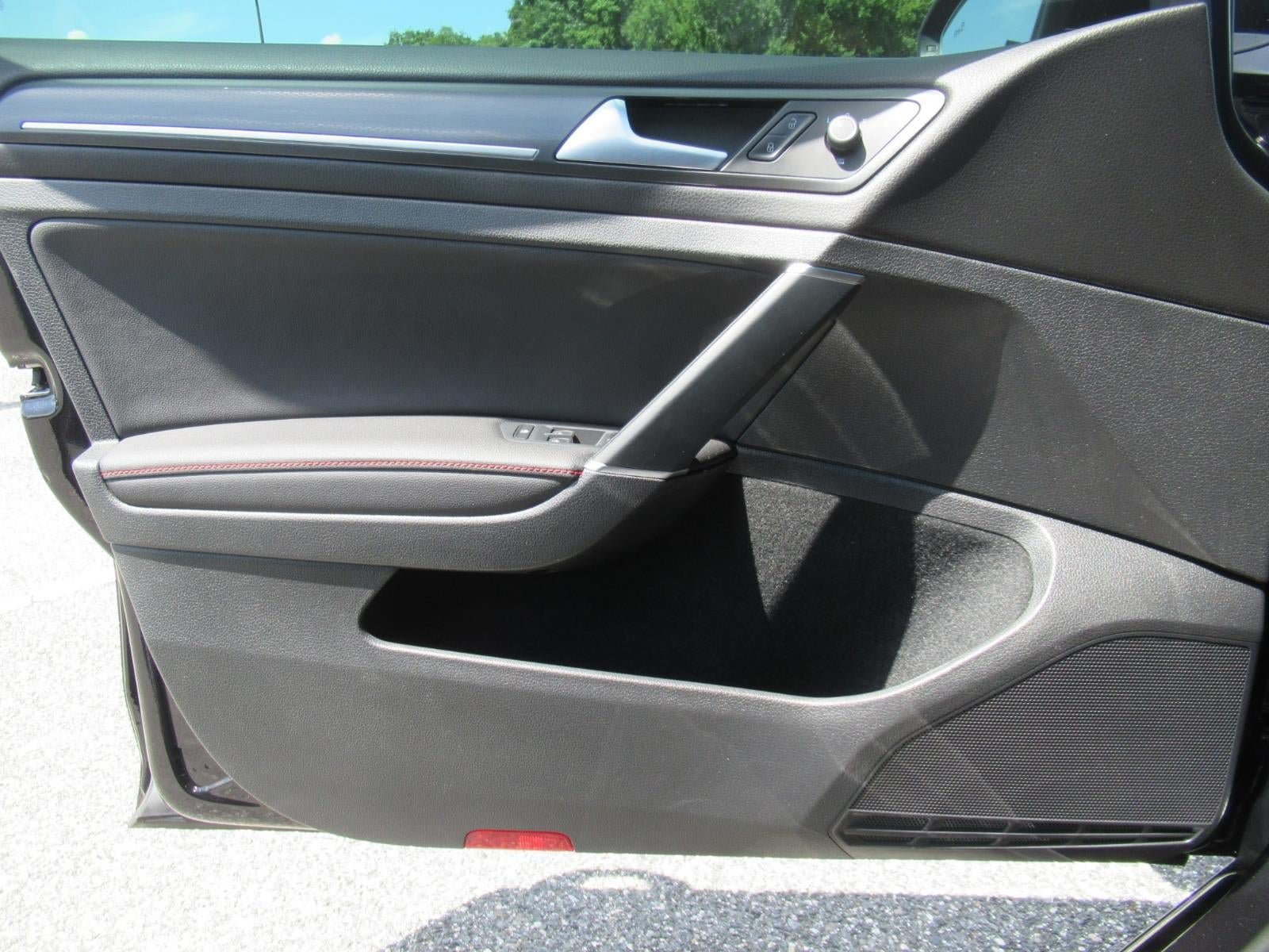 Used 2018 Volkswagen GTI Autobahn FWD image 21