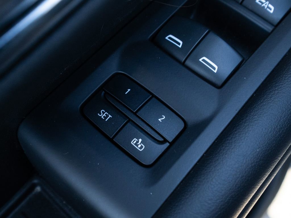 Used 2022 Chevrolet Tahoe Z71 w/ Luxury Package image 27