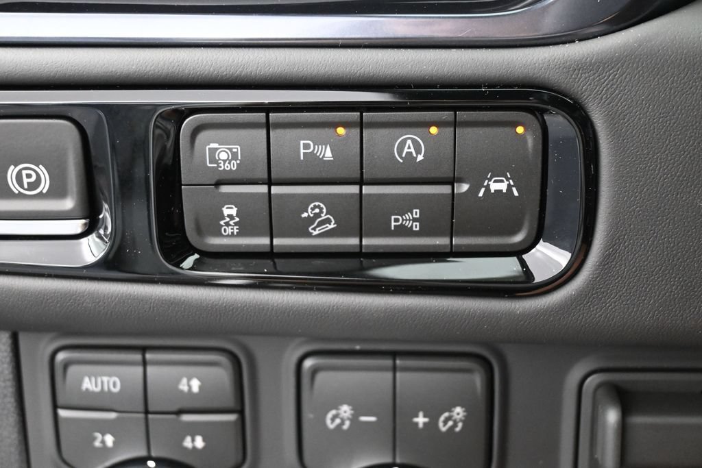 New 2026 GMC Yukon XL AT4 Ultimate AWD/4WD image 36