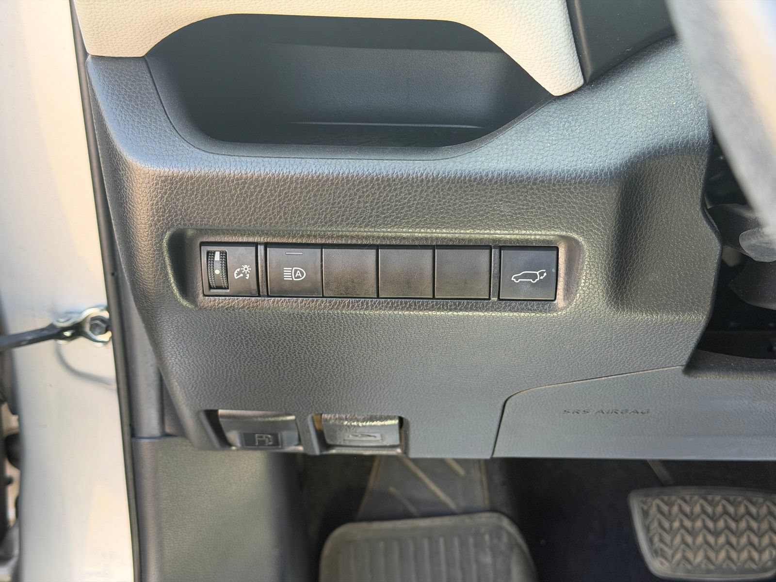 Used 2020 Toyota RAV4 XLE Premium w/ All Weather Liner Package FWD image 30