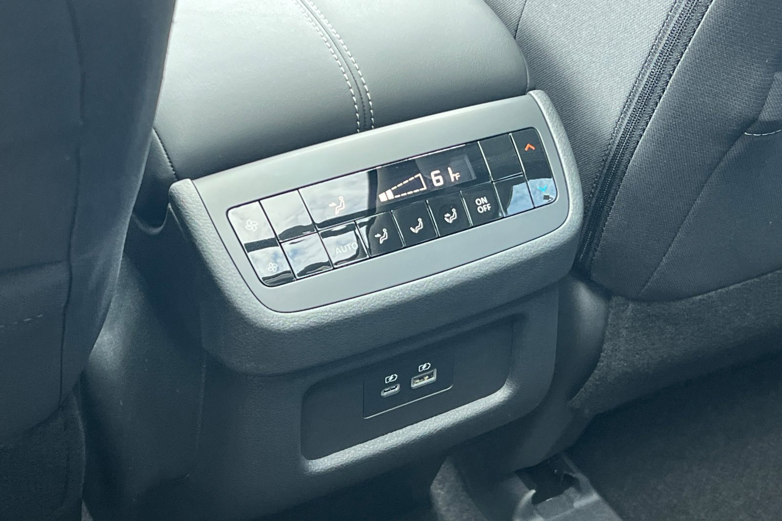 New 2025 Nissan Pathfinder SV w/ SV Premium Package image 15