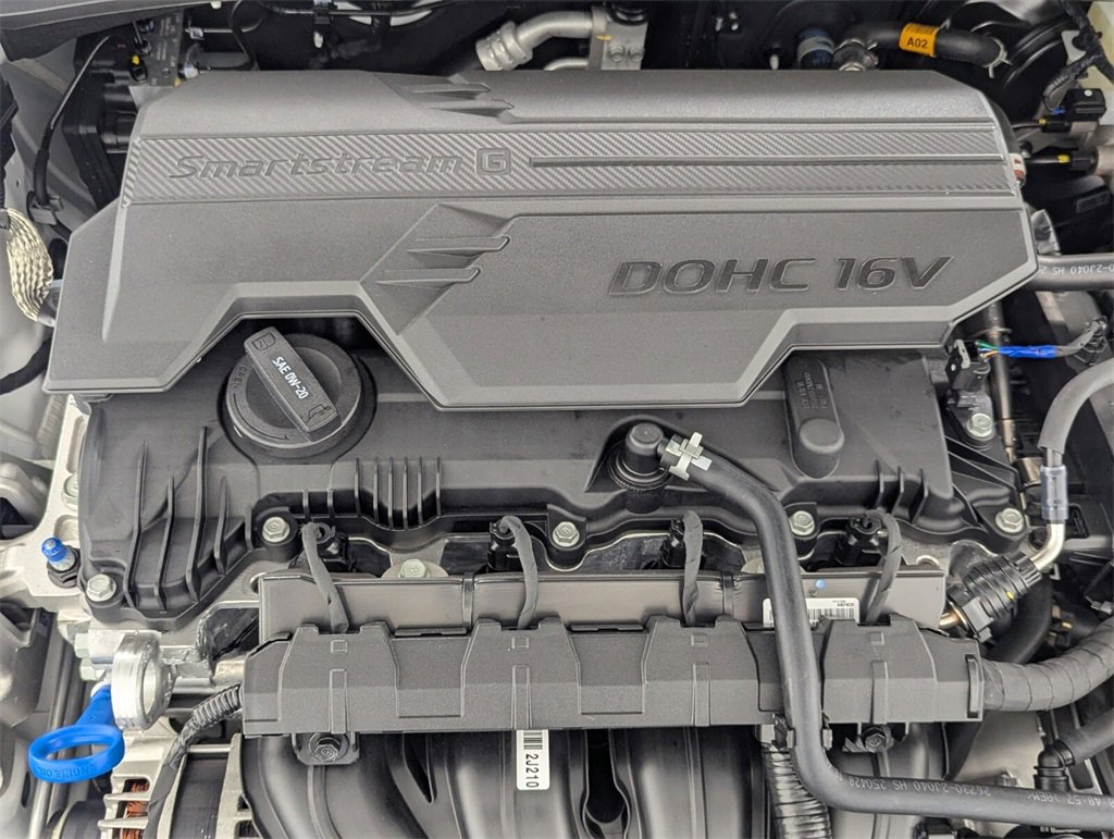 Certified 2025 Hyundai Elantra SE image 10