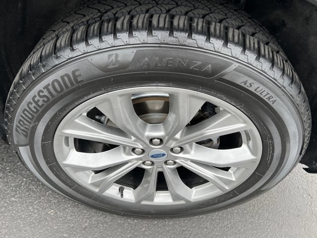 Used 2023 Ford Explorer Limited AWD/4WD image 28