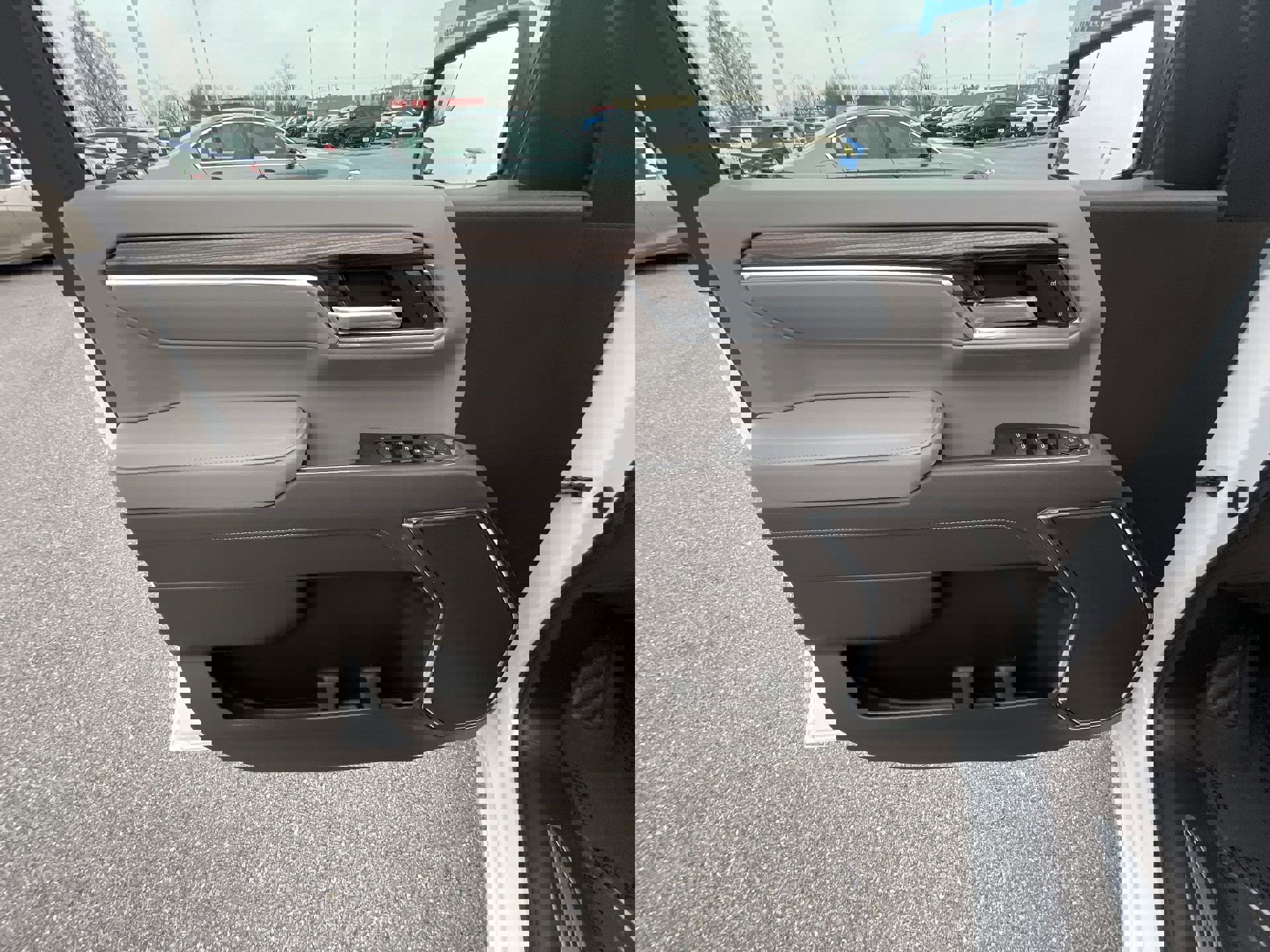 New 2025 Chevrolet Silverado 1500 LT w/ Convenience Package II image 59