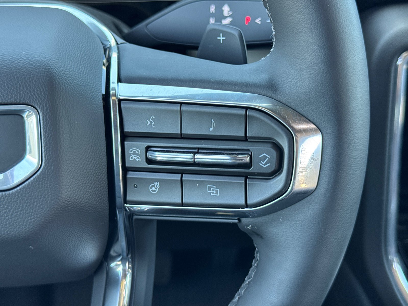 Used 2026 GMC Yukon XL Denali w/ Denali Reserve Package AWD/4WD image 28