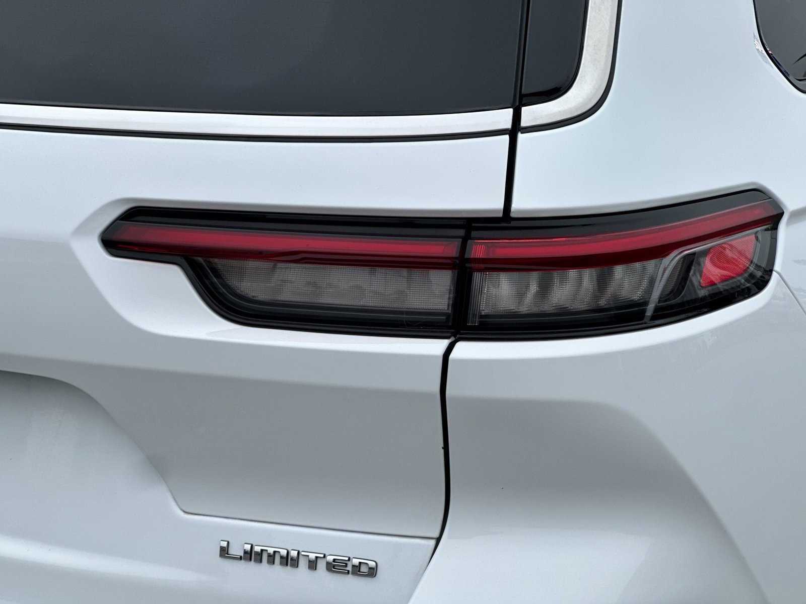 Used 2023 Jeep Grand Cherokee L Limited image 27