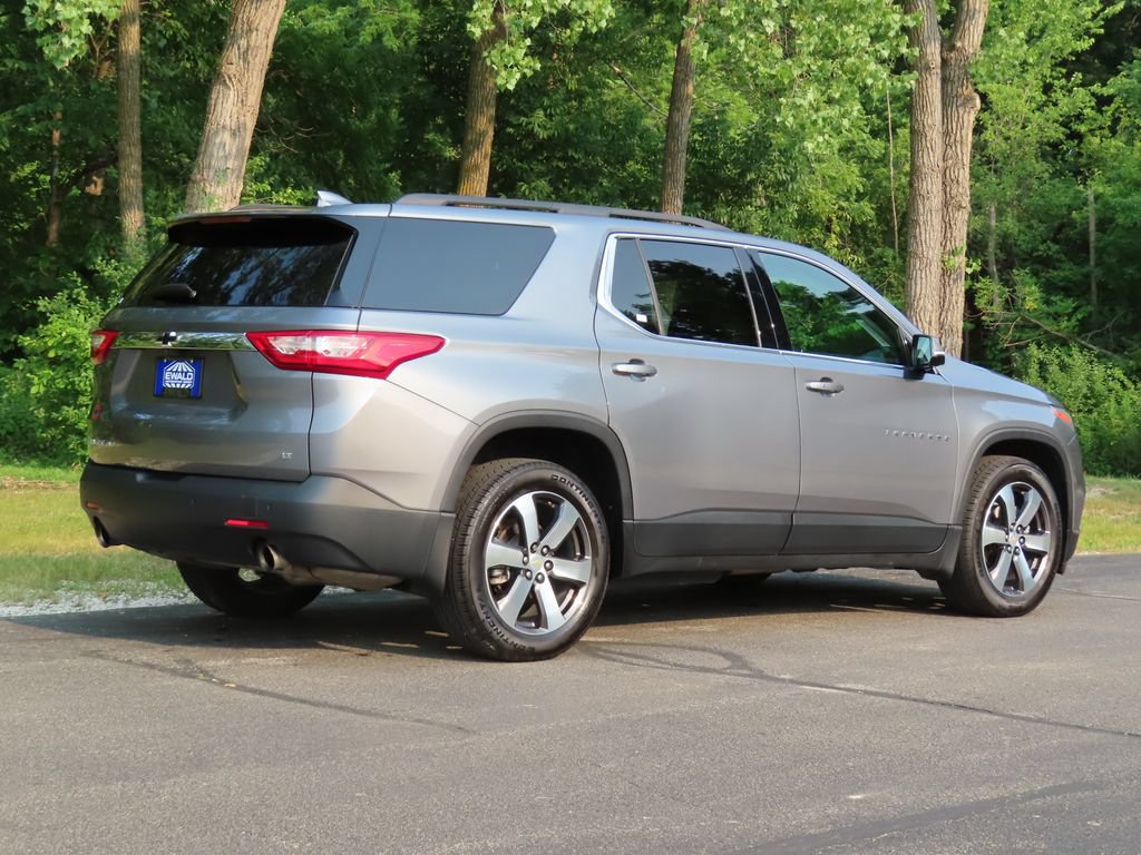 Certified 2021 Chevrolet Traverse LT w/ LT Premium Package AWD/4WD image 3