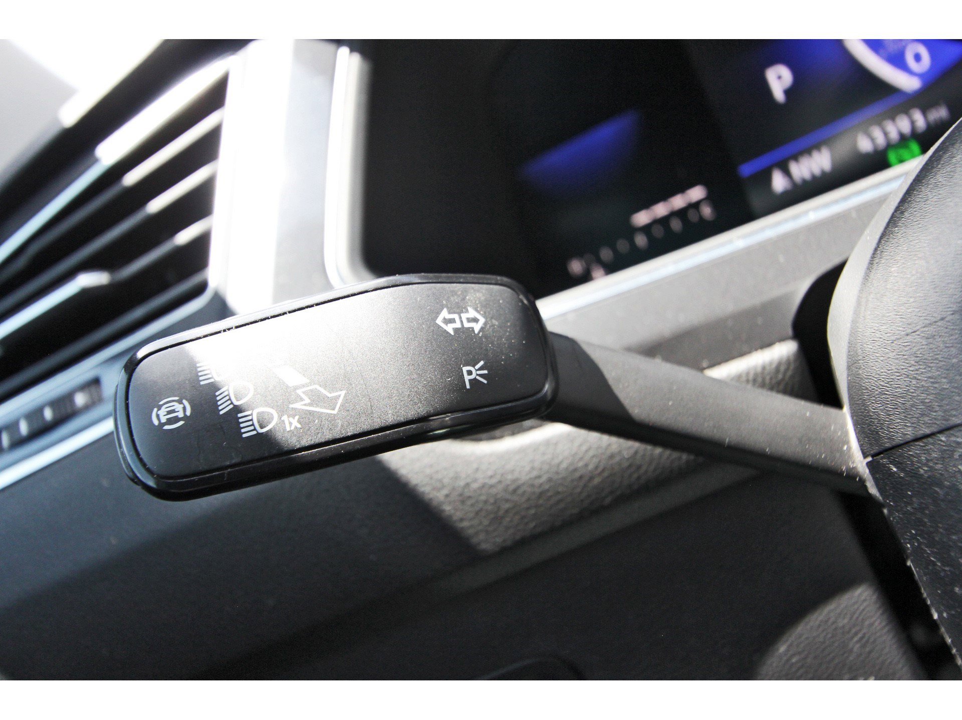 Used 2022 Volkswagen Tiguan SE image 19