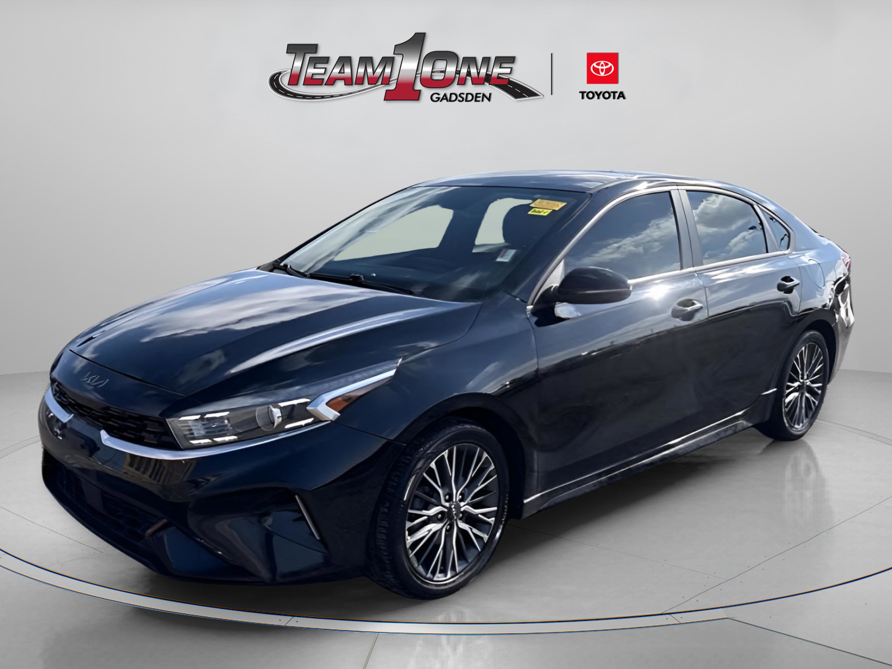 Used 2023 Kia Forte GT-Line w/ GT-Line Technology Package FWD image 5