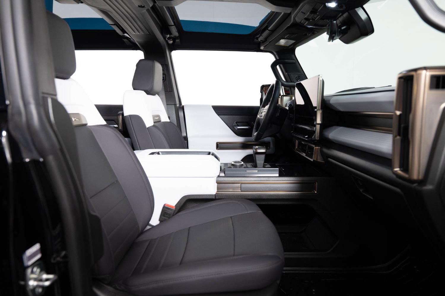 Used 2025 GMC Hummer EV 2X AWD/4WD image 26