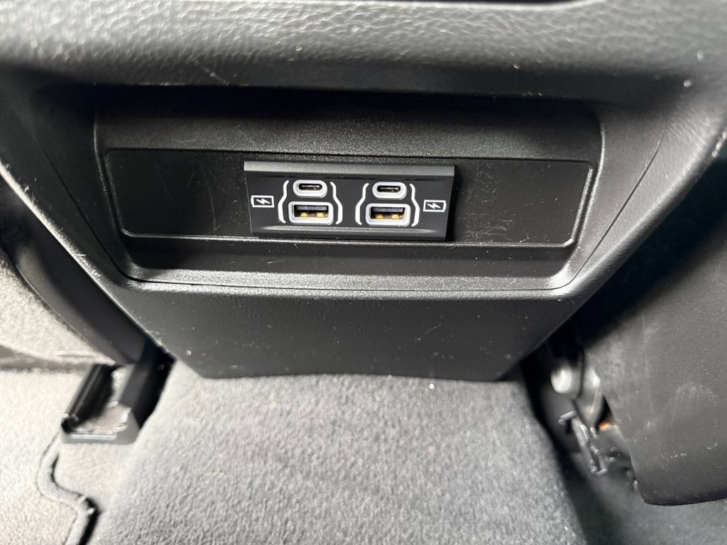 Used 2024 Jeep Grand Cherokee Laredo AWD/4WD image 37