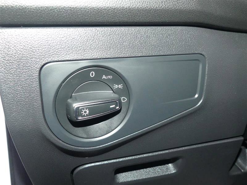 Used 2019 Volkswagen Tiguan SE w/ Panoramic Sunroof Package image 29