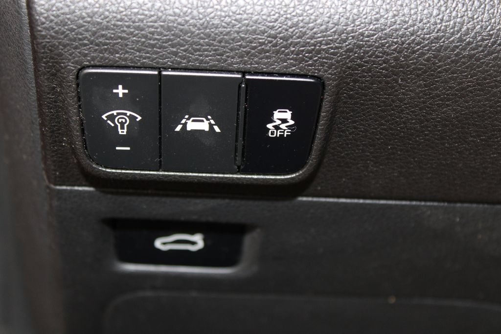 Used 2021 Kia K5 LX FWD image 18