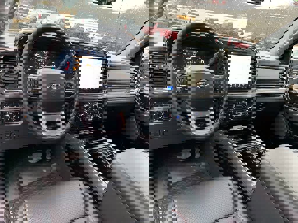 Used 2024 Ford F350 Lariat w/ Black Appearance Package image 19