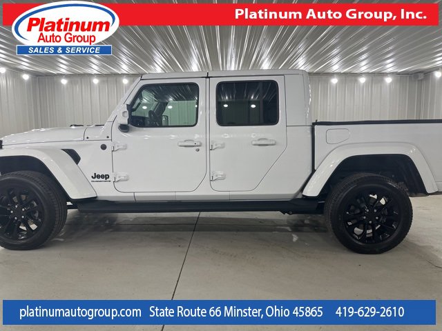 Used 2023 Jeep Gladiator Overland image 2