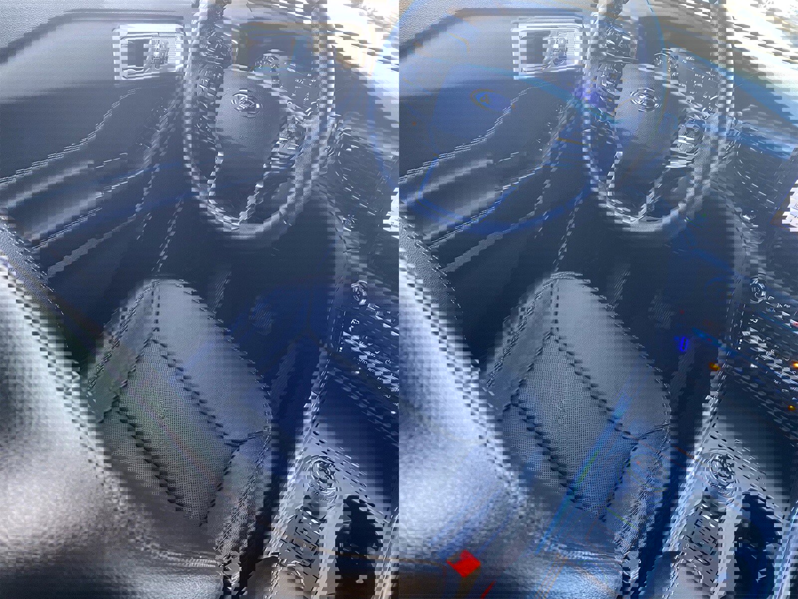 Used 2020 Ford Explorer Limited w/ Class III Trailer Tow Package image 15