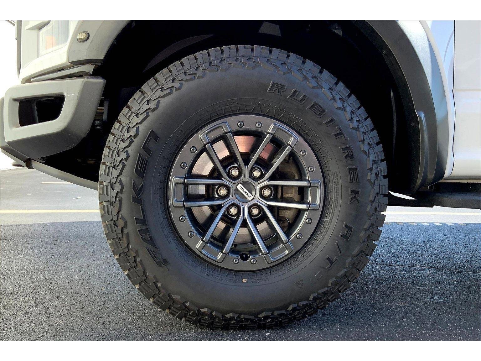 Used 2020 Ford F150 Raptor w/ Equipment Group 802A Luxury image 9