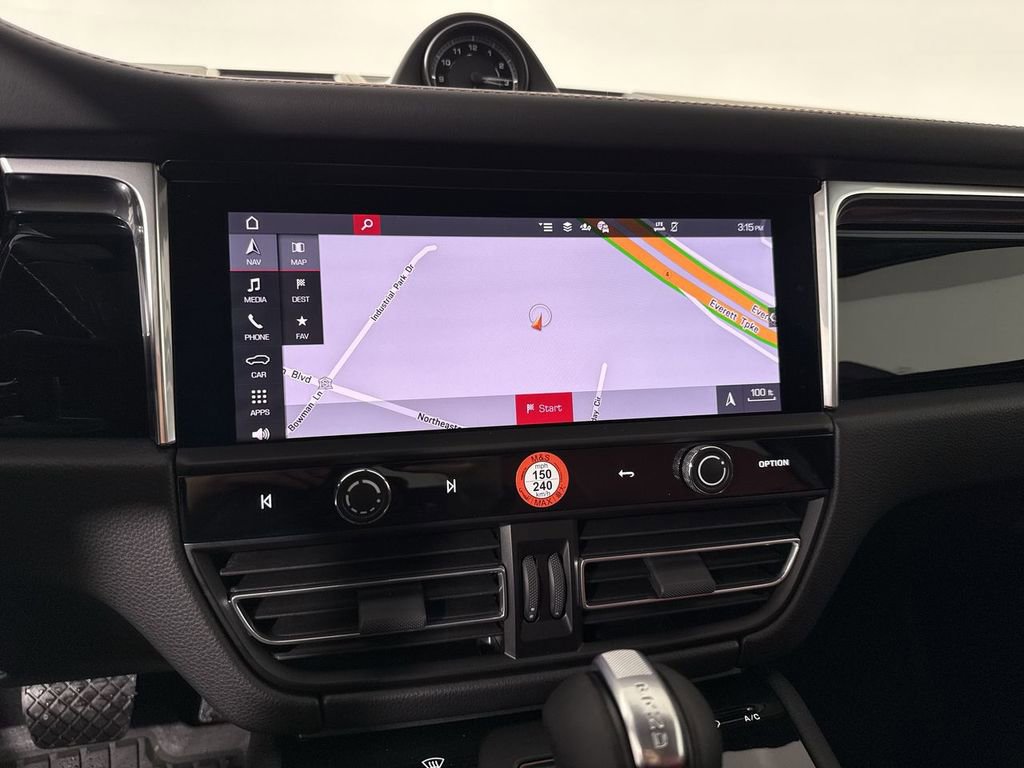 New 2026 Porsche Macan AWD/4WD image 27