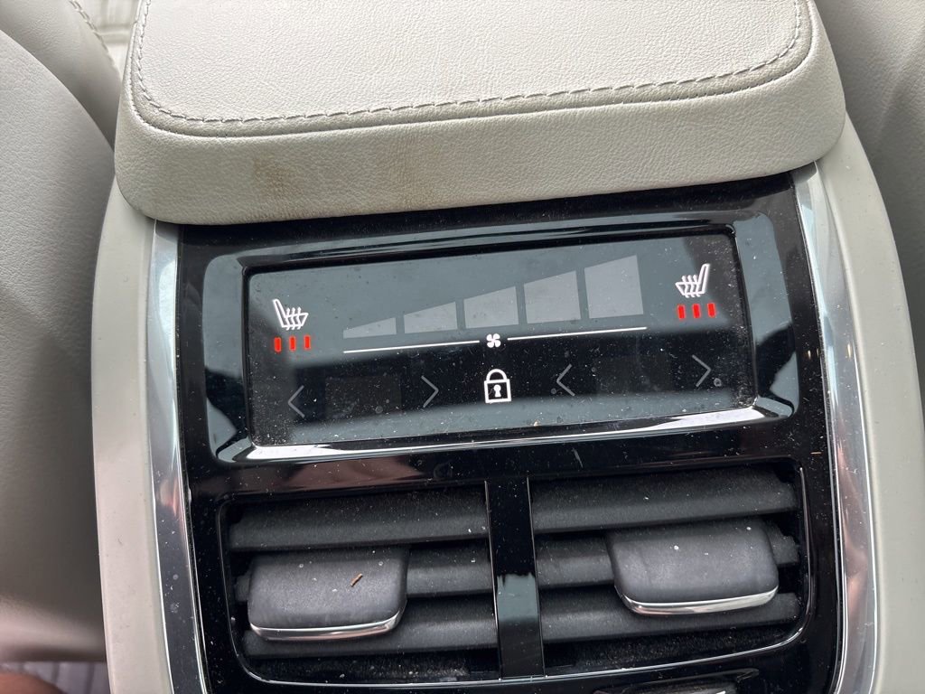 Used 2023 Volvo XC90 T8 Ultimate image 15