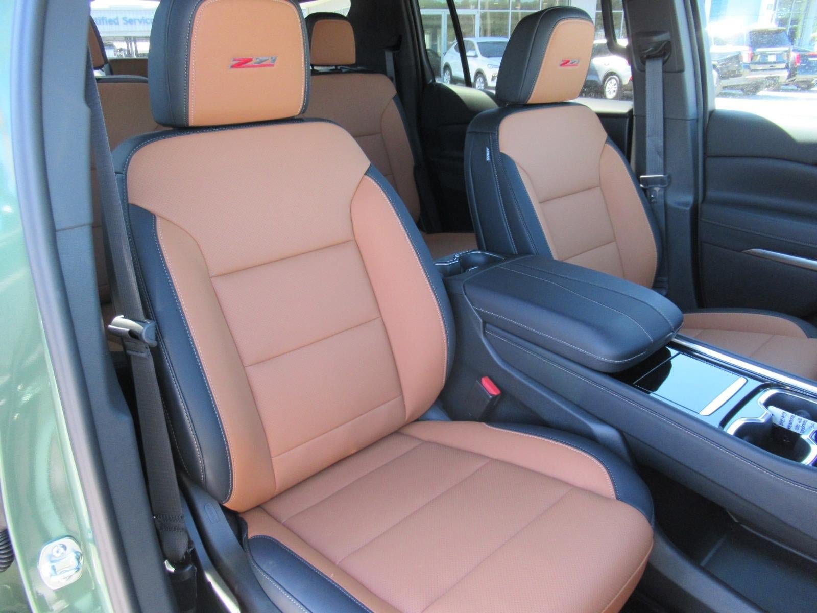 New 2027 Chevrolet Traverse Z71 w/ Enhanced Driving Package AWD/4WD image 9