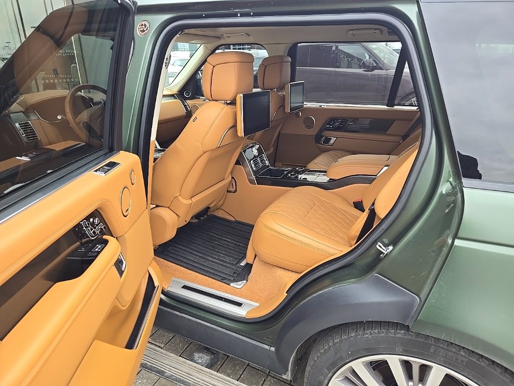 Used 2021 Land Rover Range Rover LWB SV Autobiography image 17