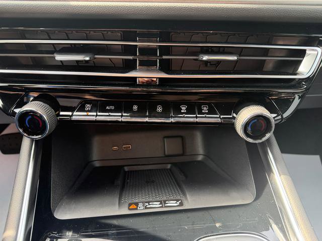 New 2026 Chevrolet Traverse LT FWD image 24