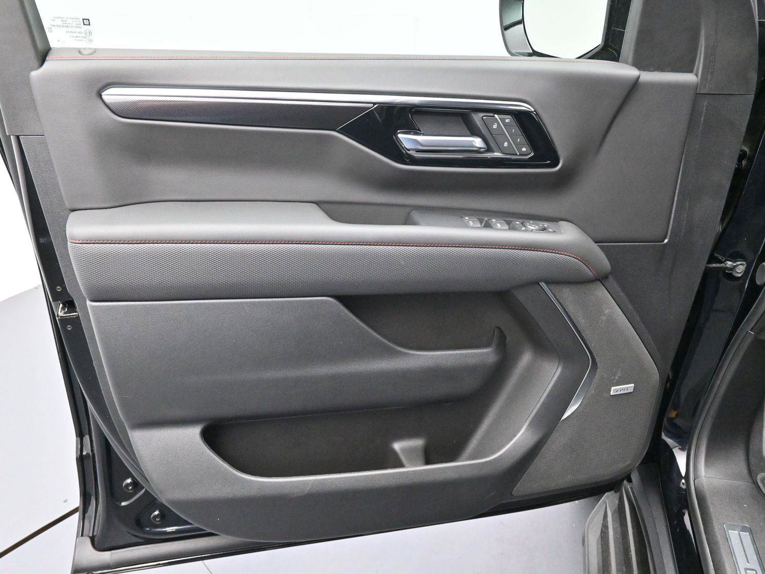 Used 2025 Chevrolet Tahoe RST w/ Advanced Technology Package image 13