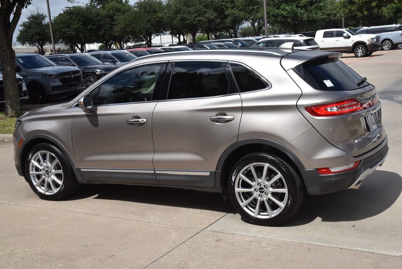 Used 2019 Lincoln MKC Reserve w/ MKC Technology Package FWD image 11