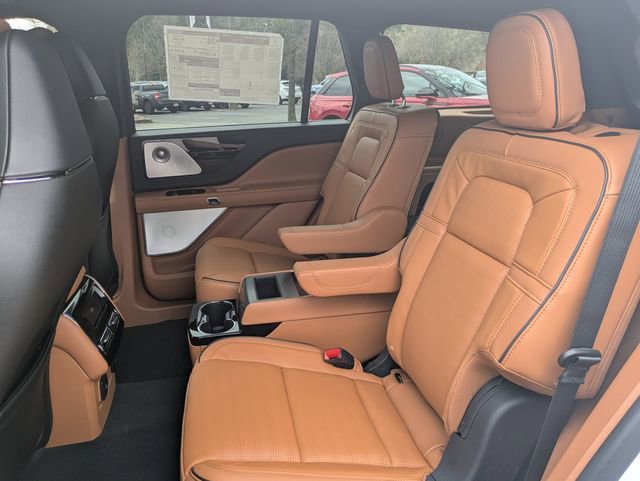 New 2026 Lincoln Aviator Black Label w/ Jet Appearance Package image 13