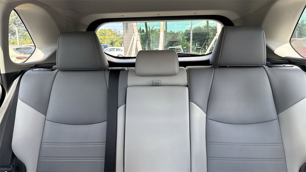 Used 2021 Toyota RAV4 XLE Premium image 19