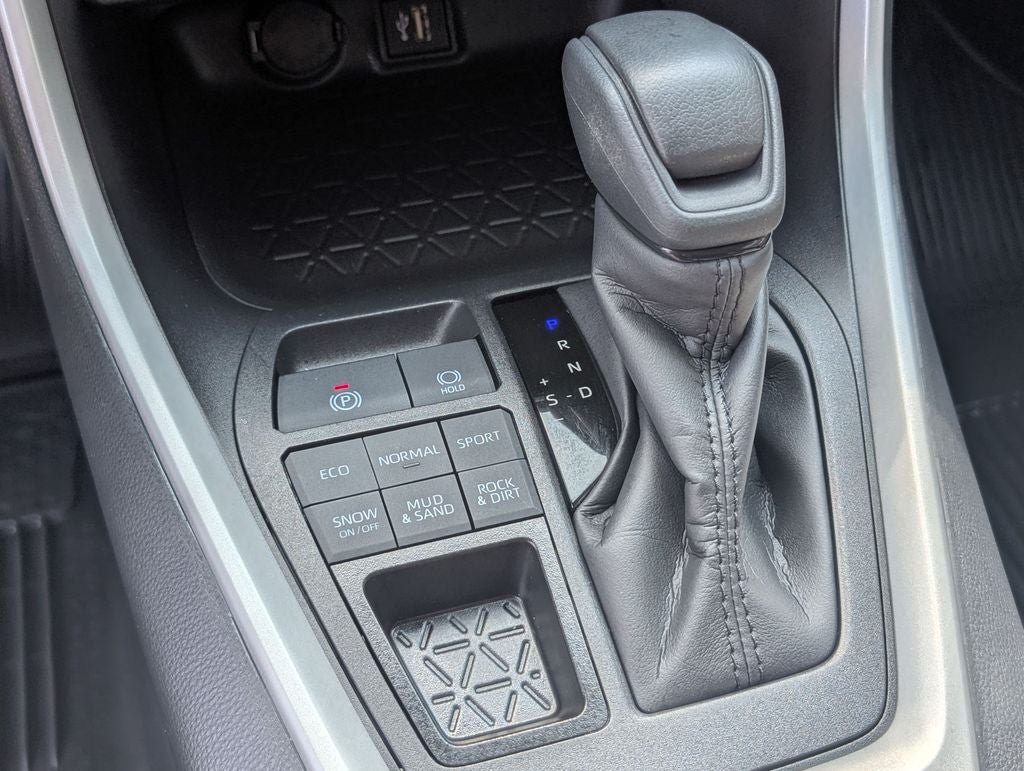 Certified 2025 Toyota RAV4 XLE AWD/4WD image 25
