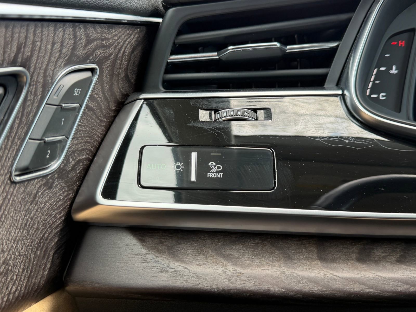 Used 2019 Audi Q8 Prestige image 23