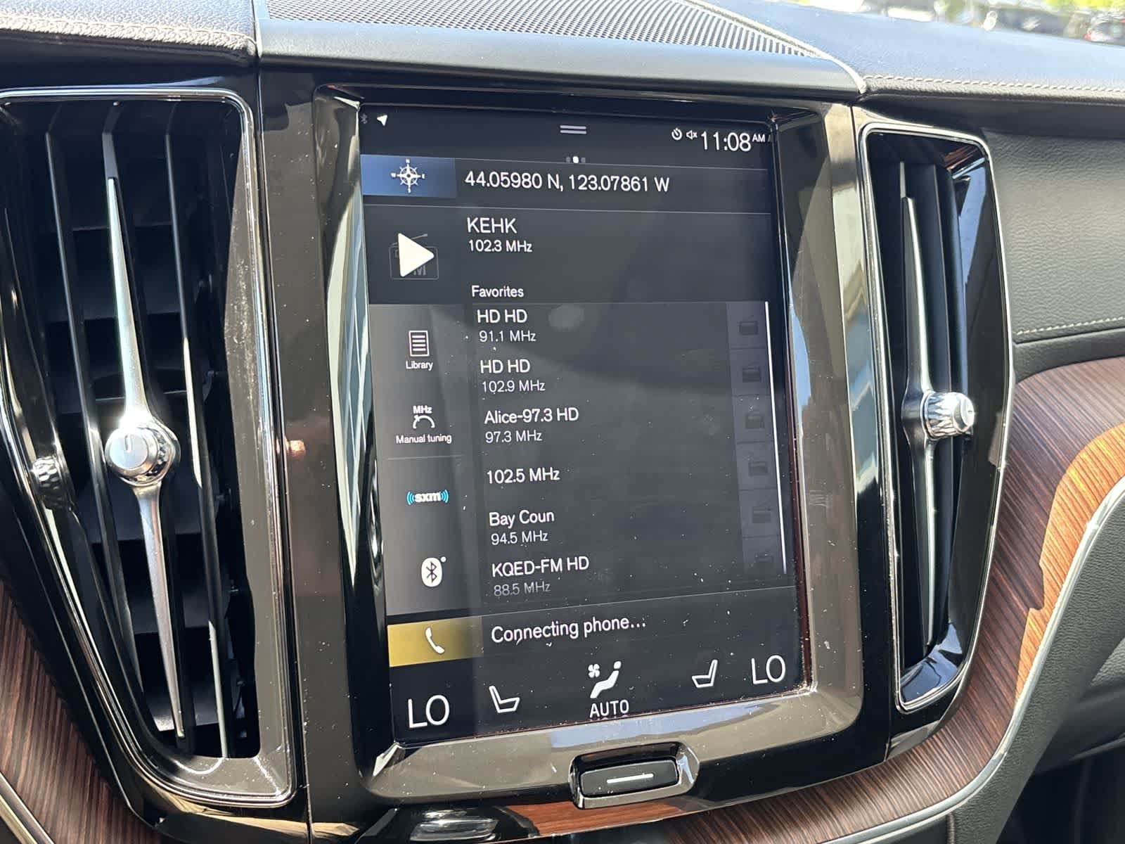 Used 2019 Volvo XC60 T8 Inscription w/ Advanced Package AWD/4WD image 16