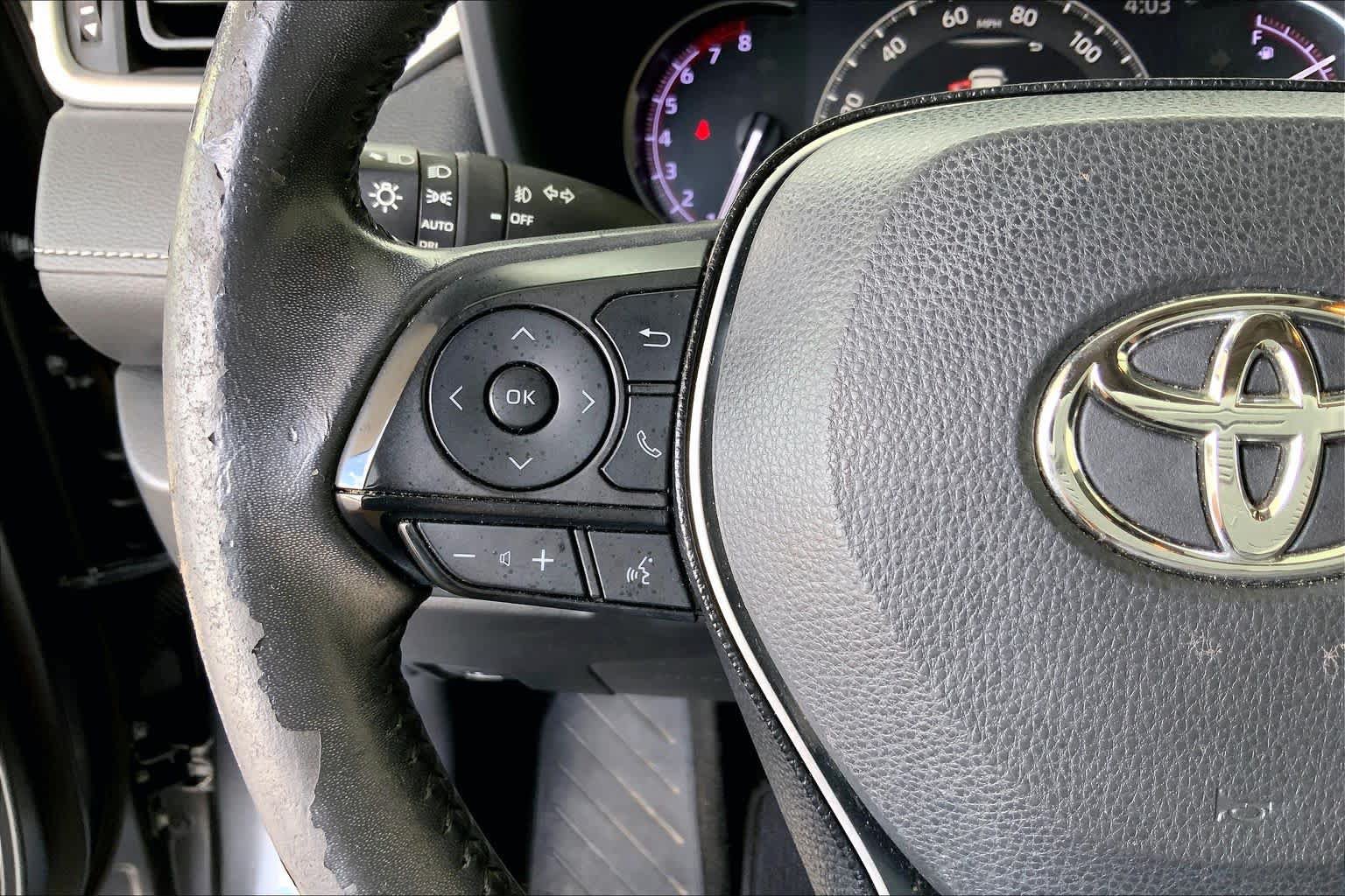 Used 2020 Toyota RAV4 Limited FWD image 23