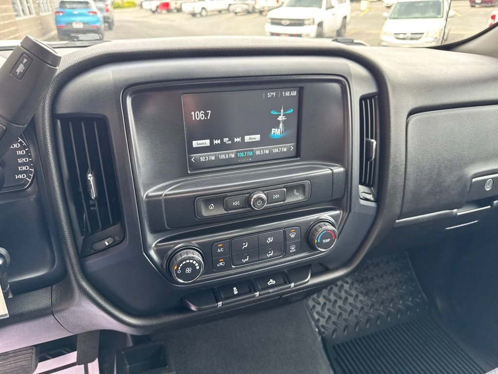 Used 2019 Chevrolet Silverado 1500 Custom w/ Custom Convenience Package AWD/4WD image 21