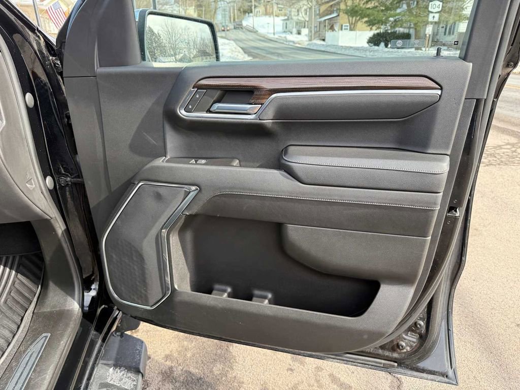 Used 2023 Chevrolet Silverado 1500 LT image 36